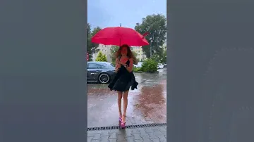 Mary Inred with Red umbrella ❤️ #warsaw #rainyday #umbrella